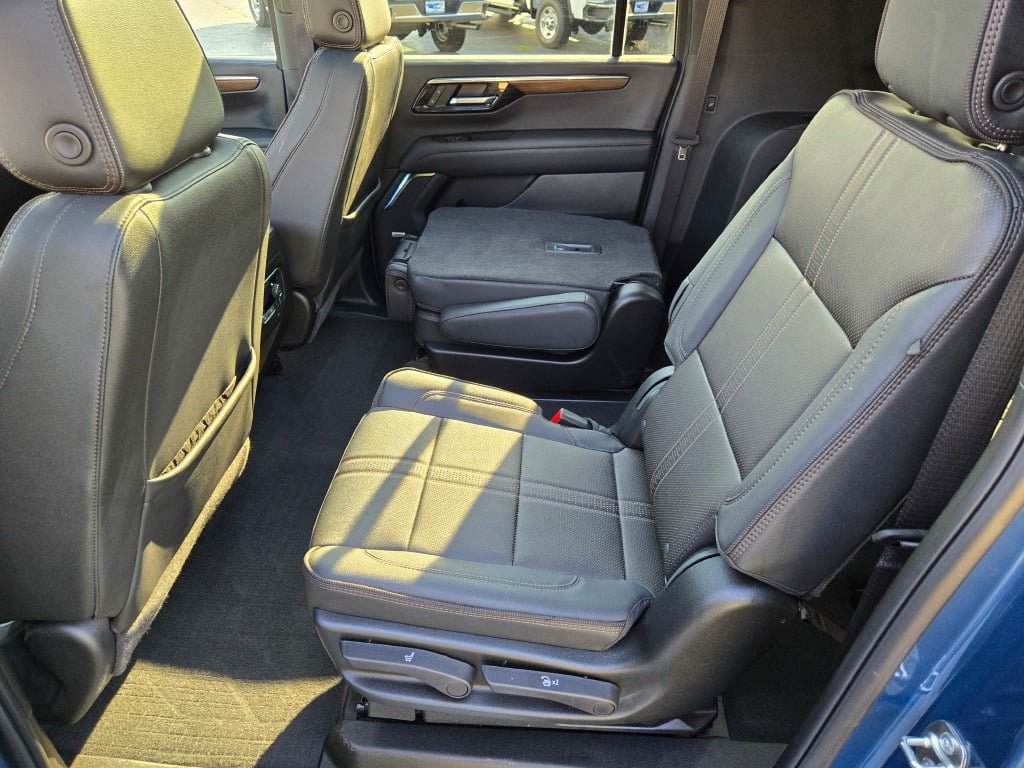 Used 2026 Chevrolet Suburban High Country w/ Sun And Tow Package AWD/4WD image 20