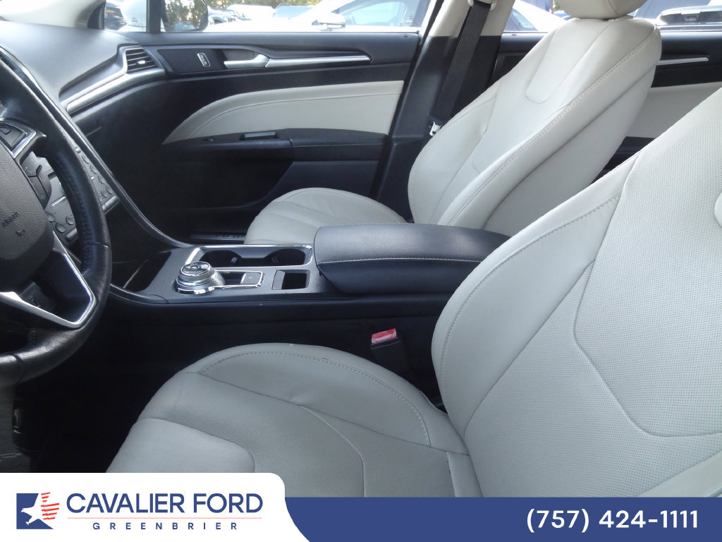 Used 2017 Ford Fusion Titanium FWD image 9