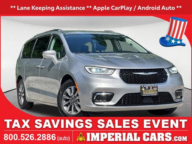 Used 2021 Chrysler Pacifica Touring-L FWD image 1