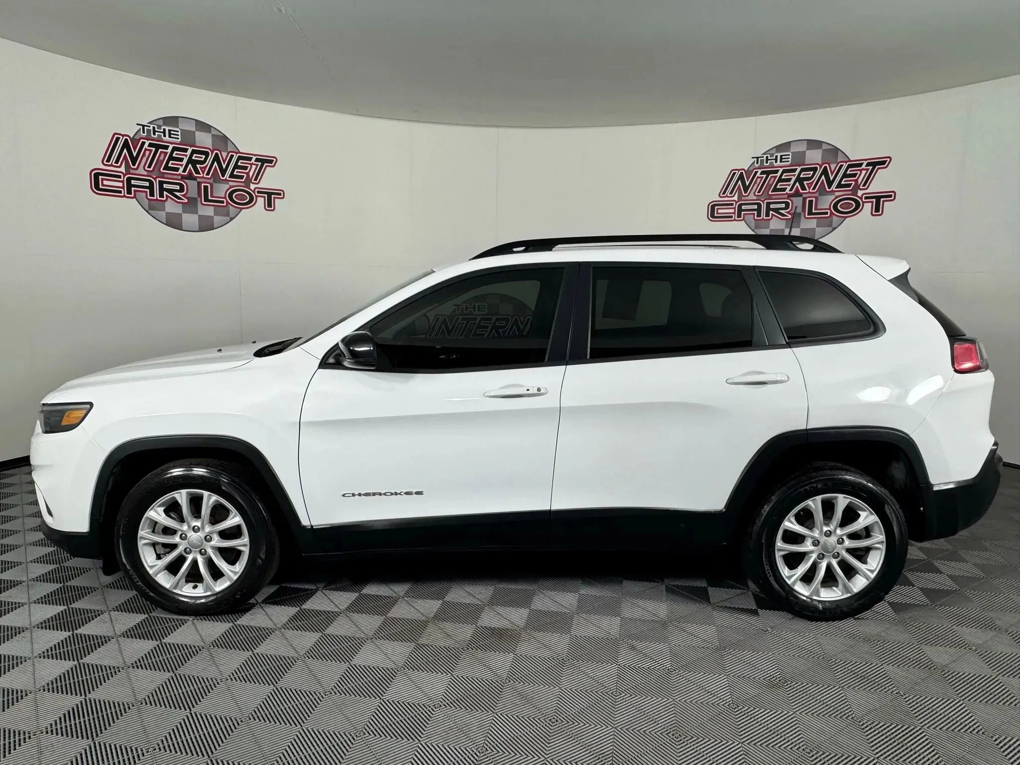 Used 2022 Jeep Cherokee Latitude Lux FWD image 4