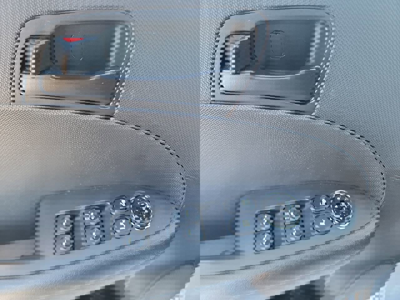 Used 2010 Hyundai Elantra GLS image 11