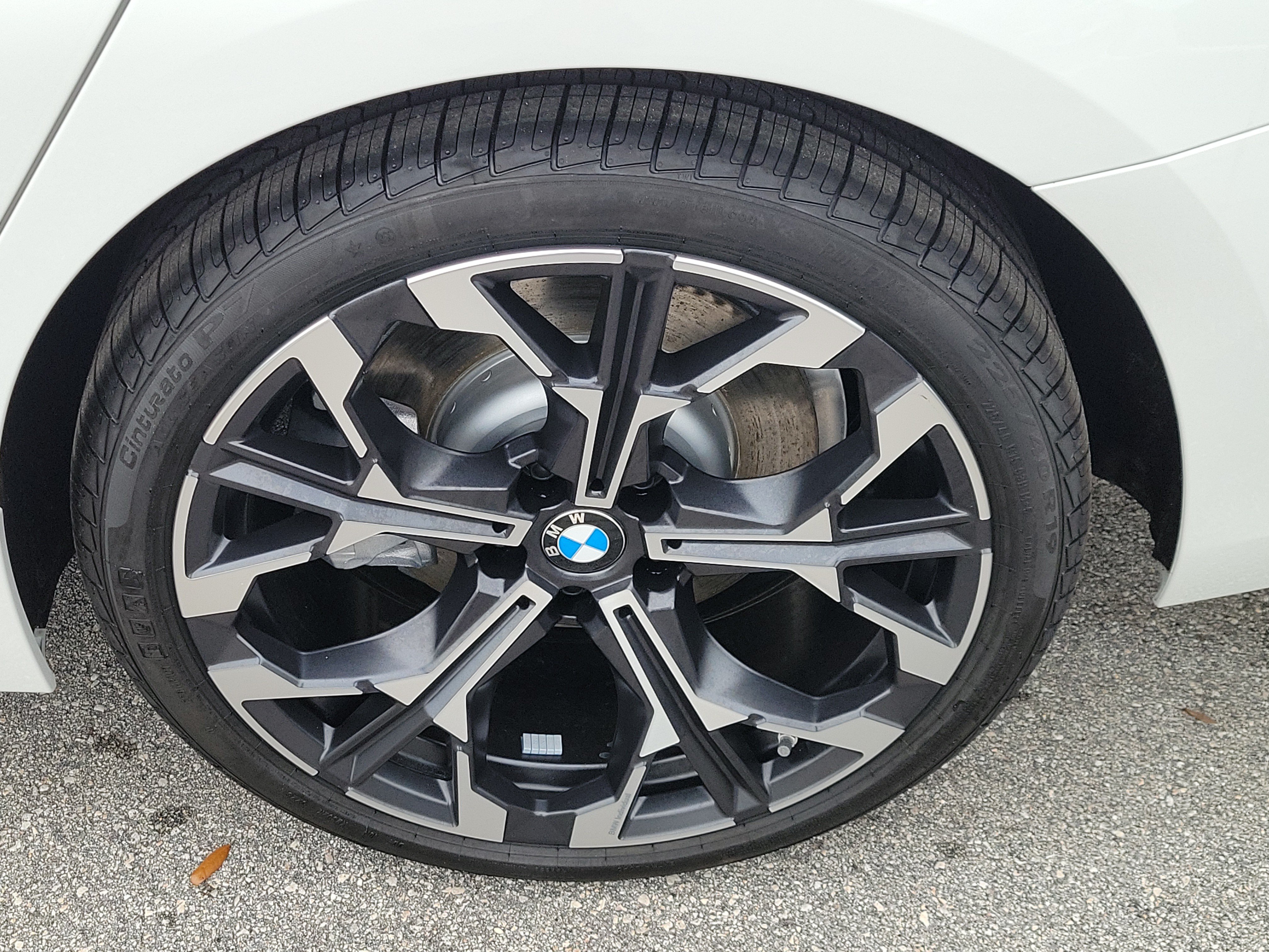 New 2026 BMW 330i Sedan w/ Convenience Package RWD image 5