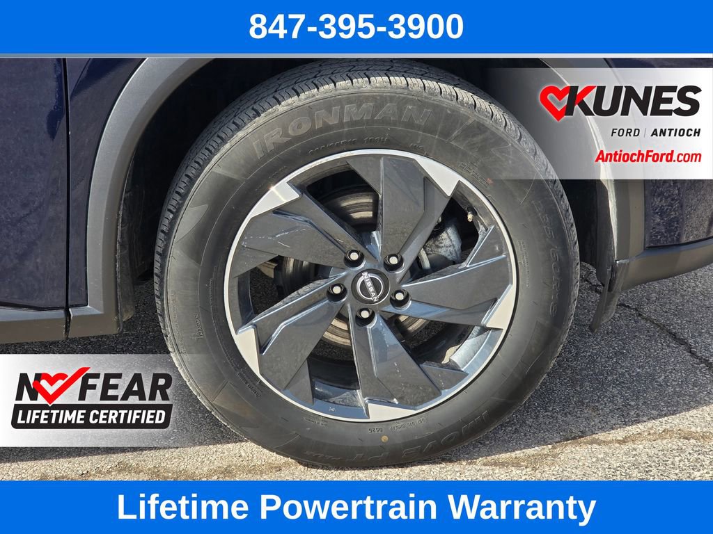 Used 2025 Nissan Rogue SV image 9