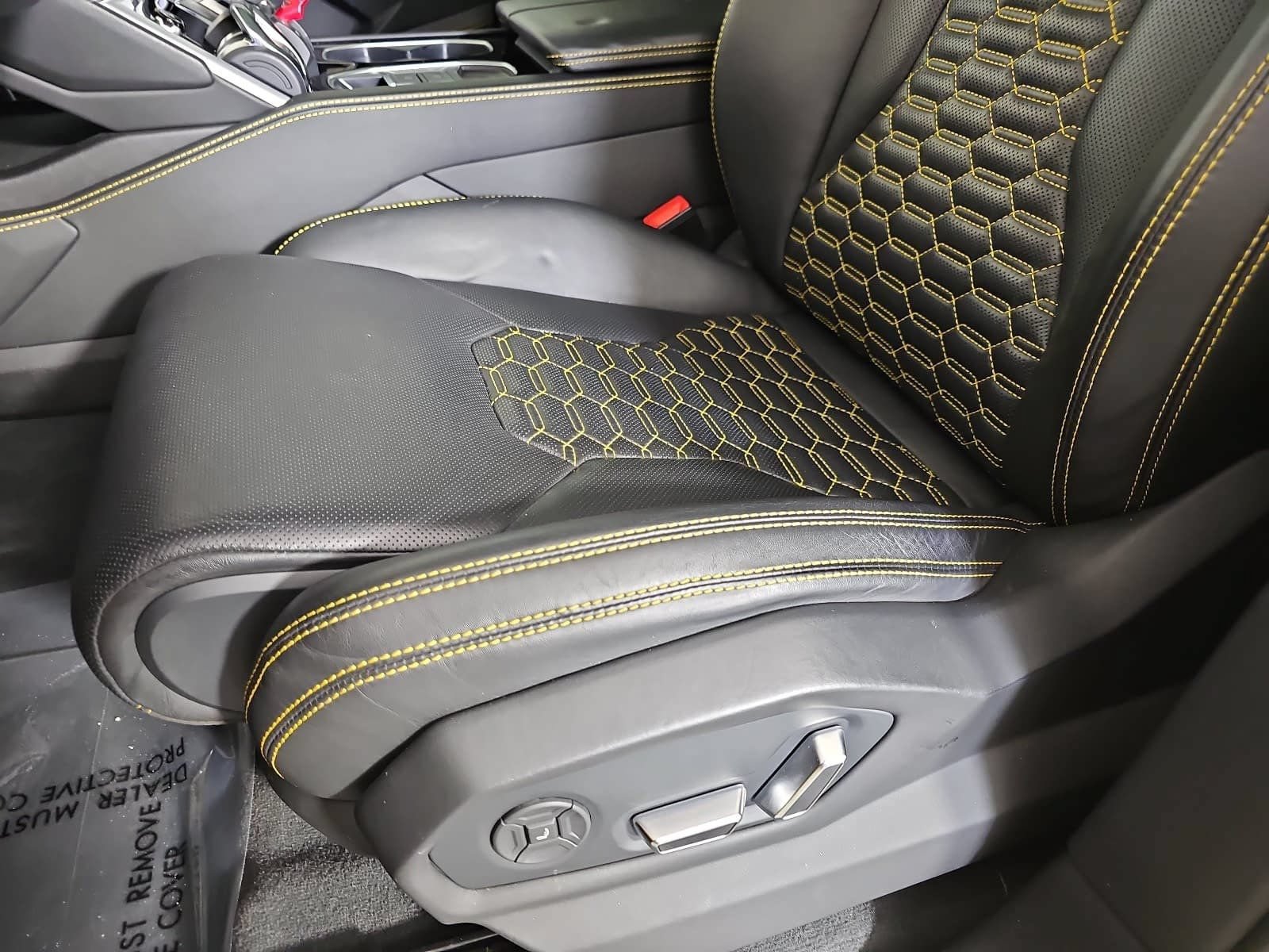 Used 2020 Lamborghini Urus AWD/4WD image 26