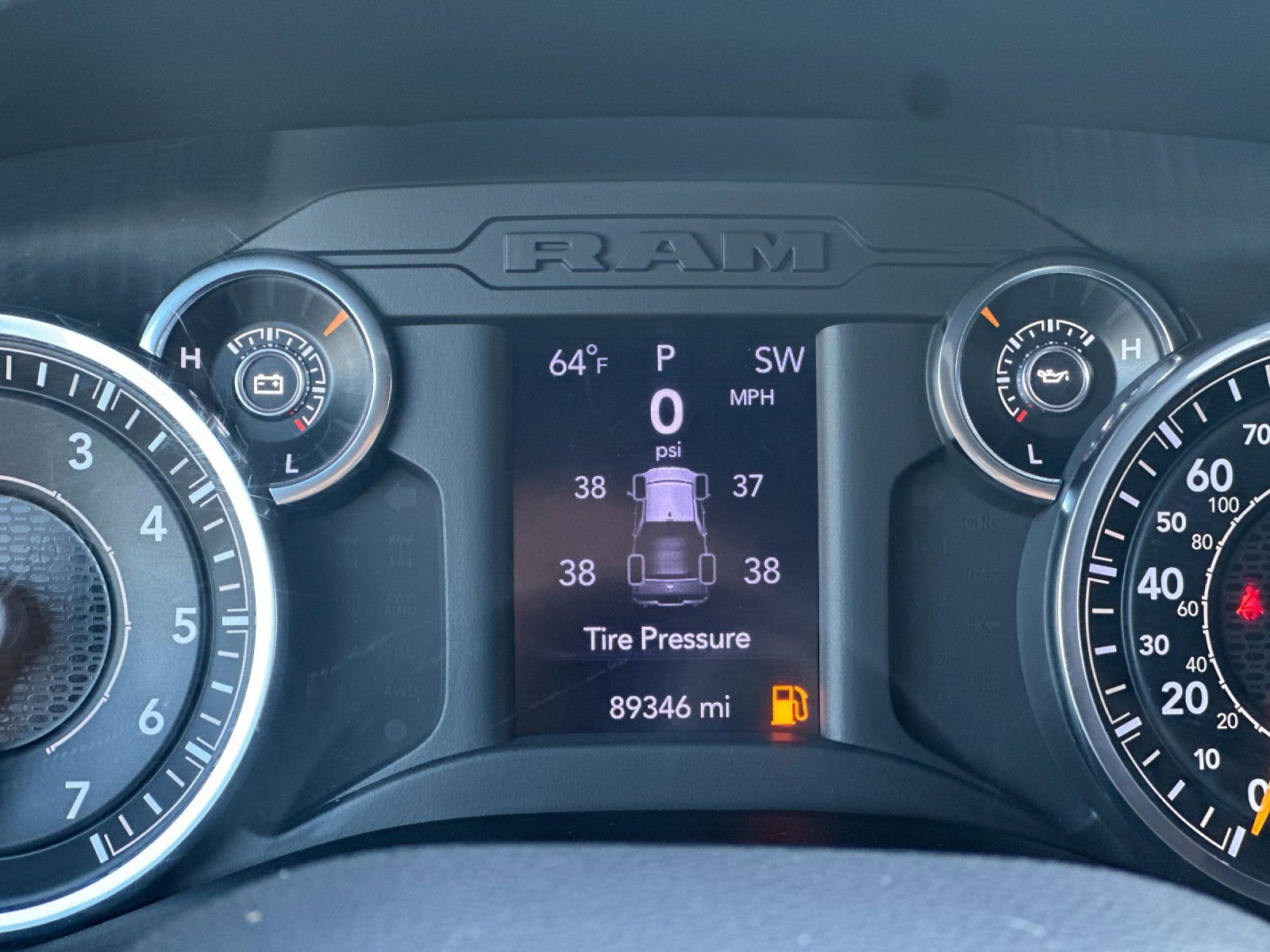 Used 2022 RAM 1500 Big Horn AWD/4WD image 25
