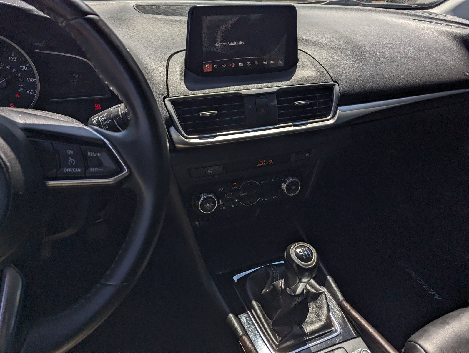 Used 2018 MAZDA MAZDA3 Touring FWD image 10