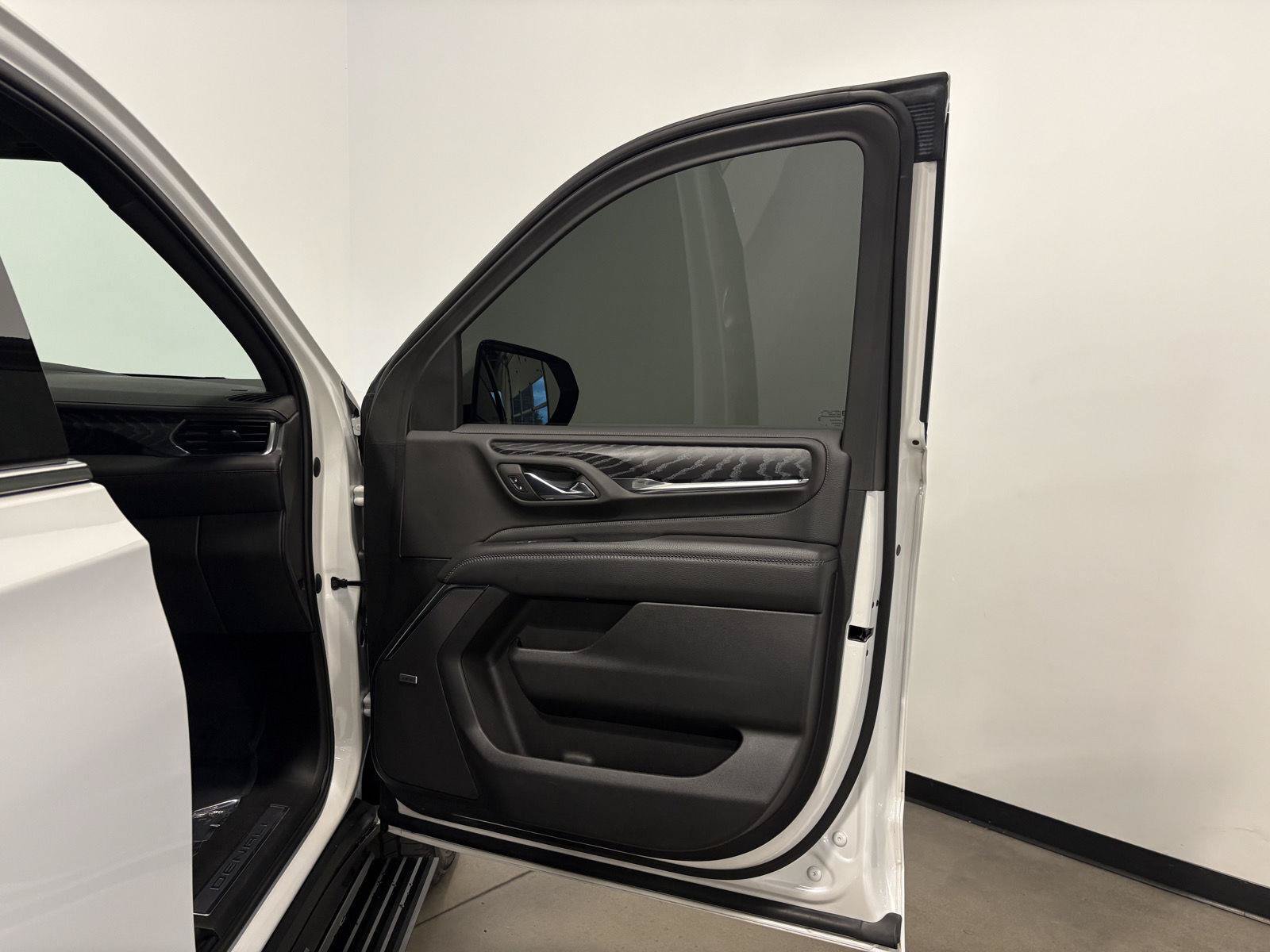 Used 2023 GMC Yukon Denali AWD/4WD image 59
