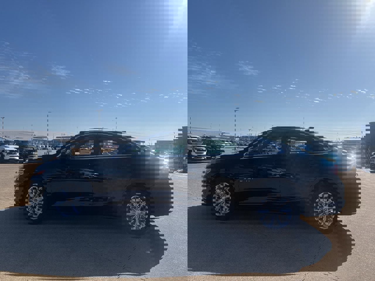 Used 2025 Chevrolet Malibu LT image 13