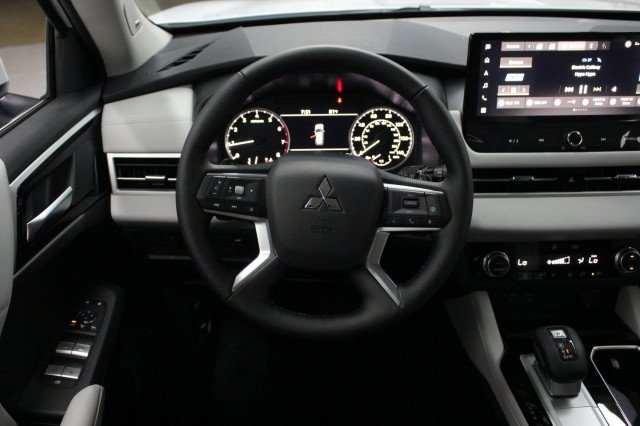 New 2026 Mitsubishi Outlander SE AWD/4WD image 21