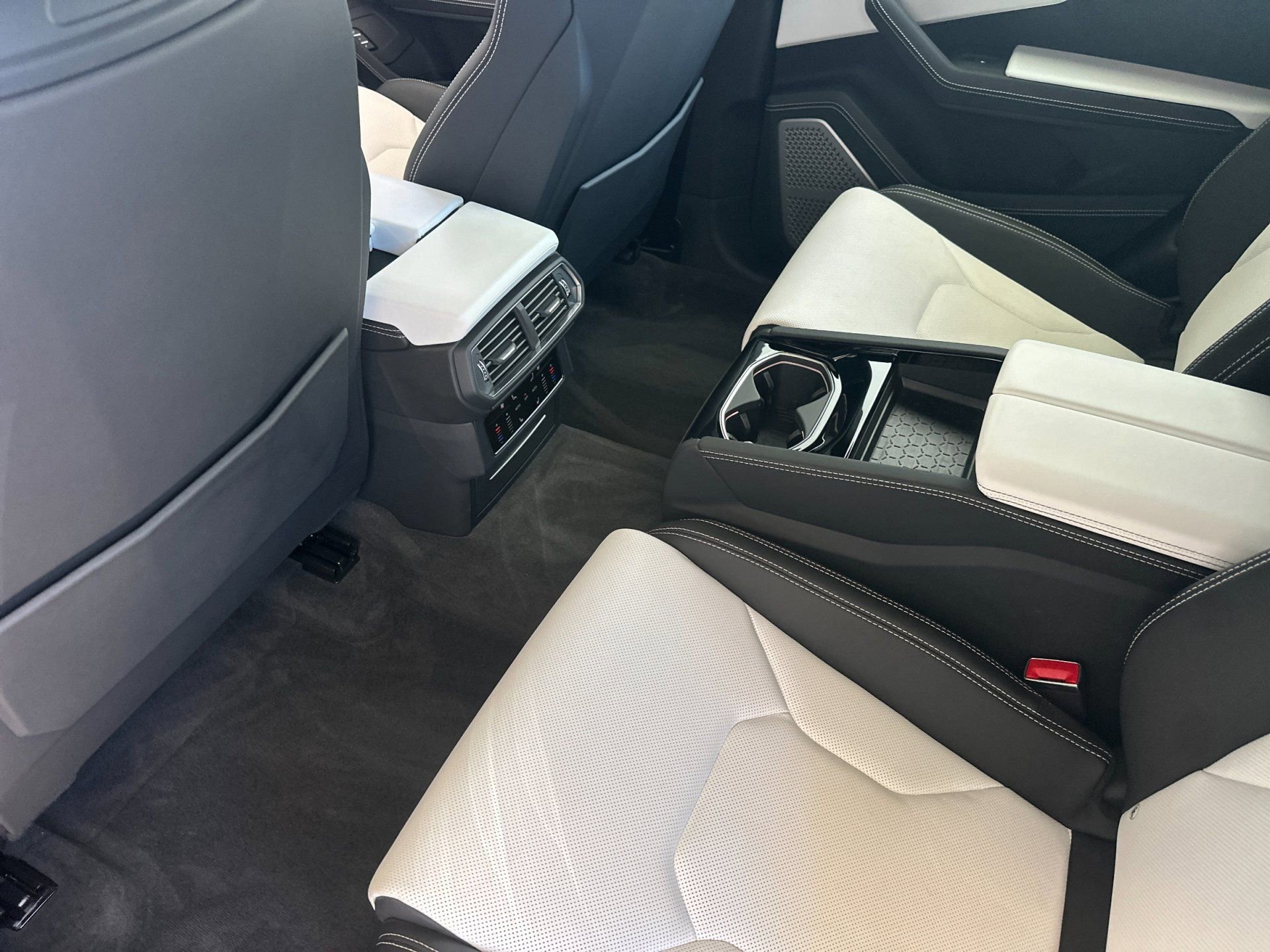 Used 2020 Lamborghini Urus image 8