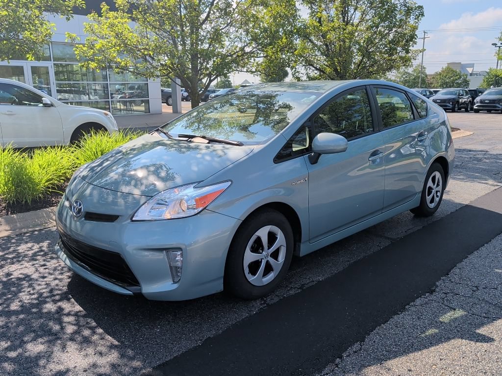Used 2015 Toyota Prius Three FWD video 1