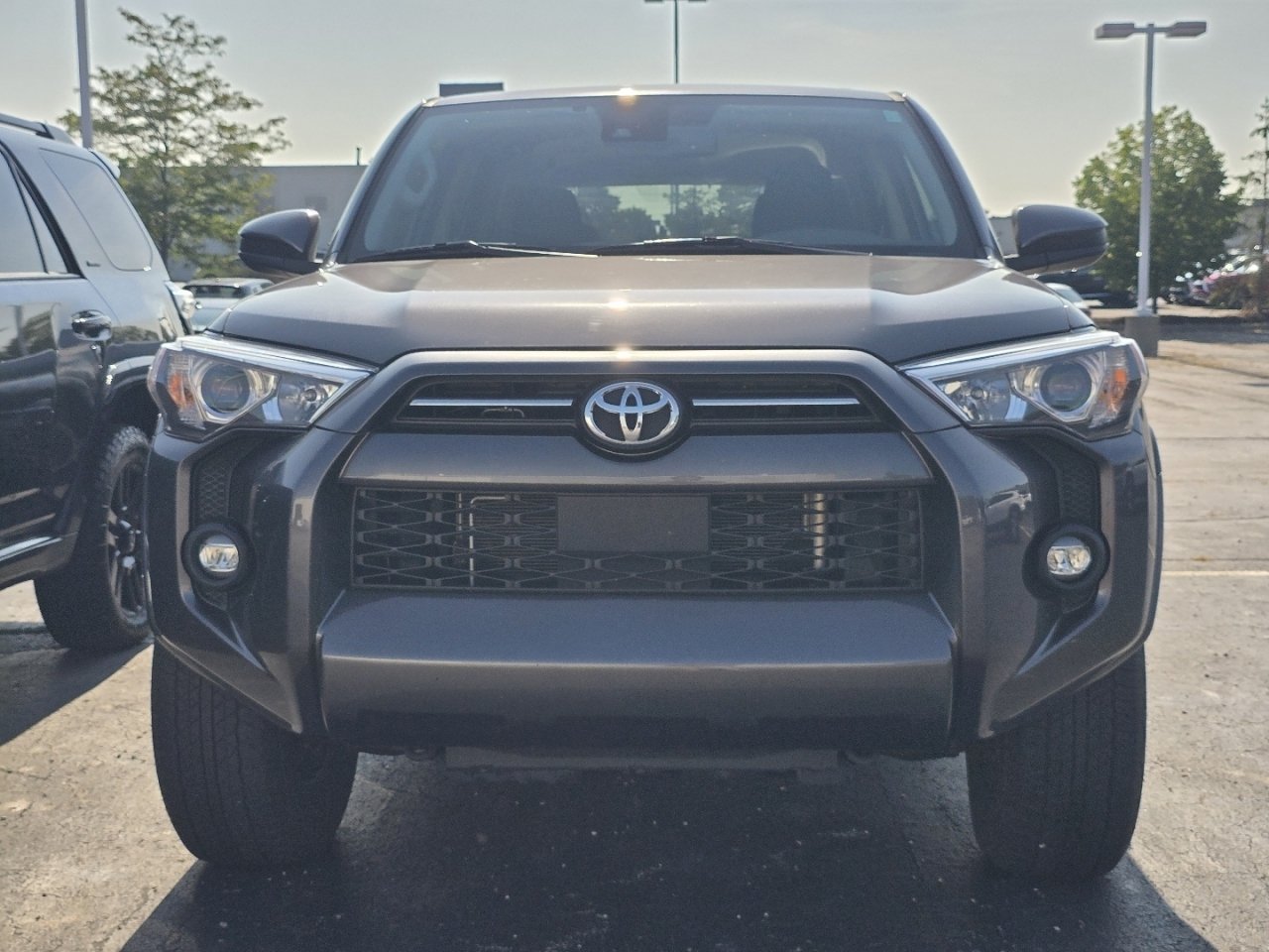 Used 2023 Toyota 4Runner SR5 AWD/4WD image 2