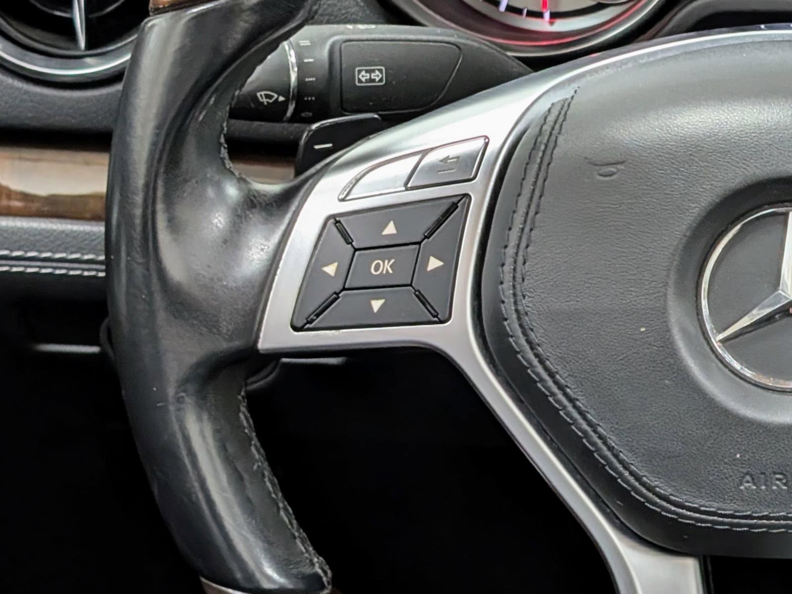 Used 2013 Mercedes-Benz SL 550 w/ Premium Pkg image 41
