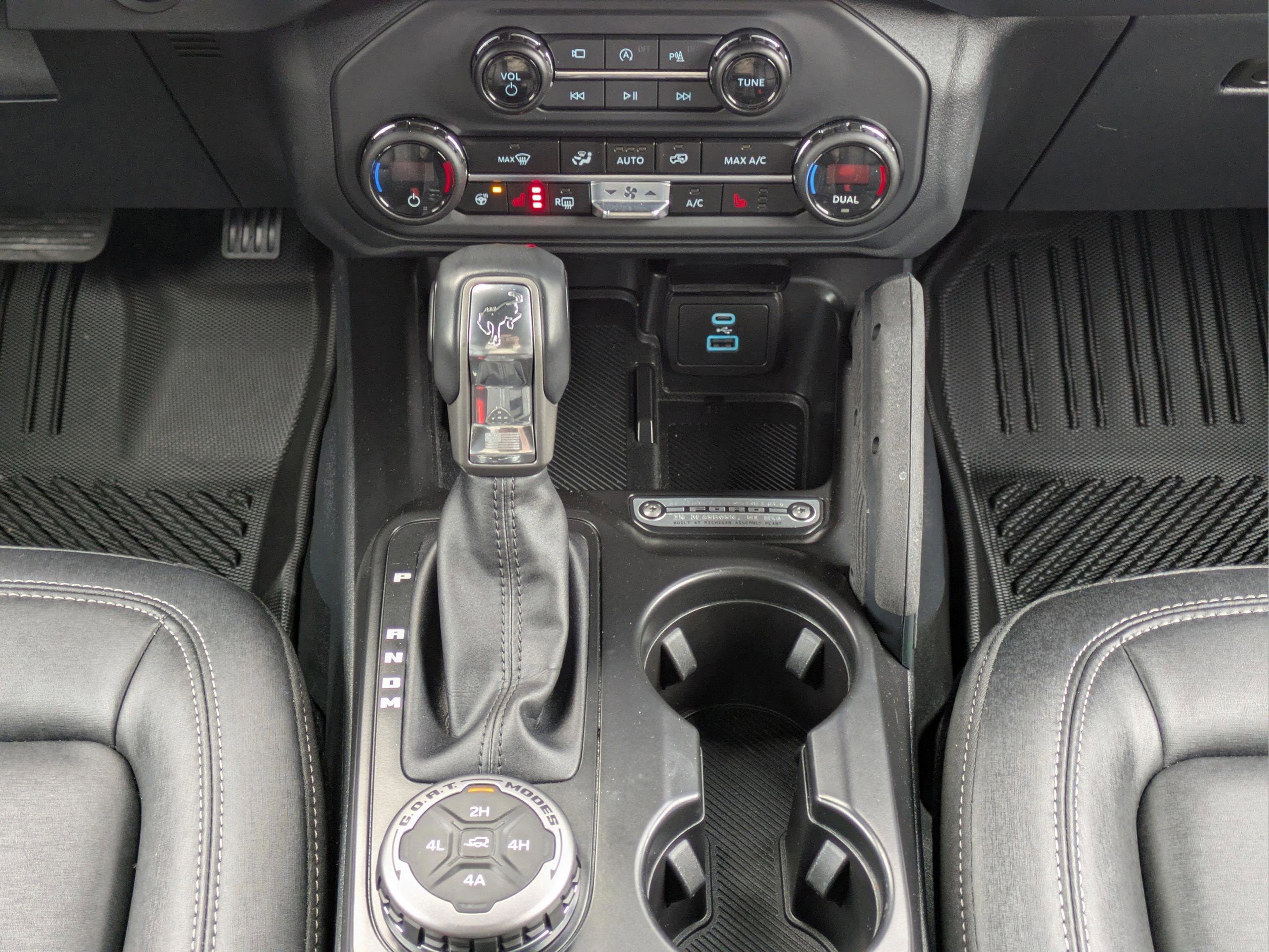 Used 2025 Ford Bronco Badlands image 13