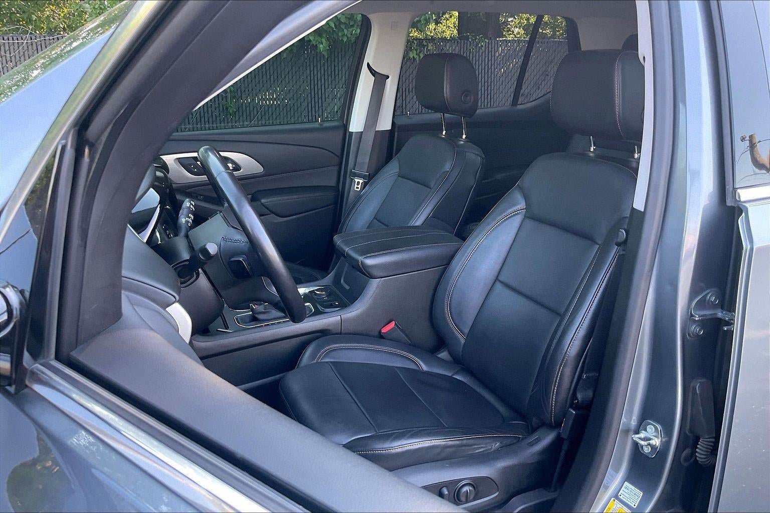 Used 2018 Chevrolet Traverse LT w/ LPO, 'HIT The Road' Package FWD image 23