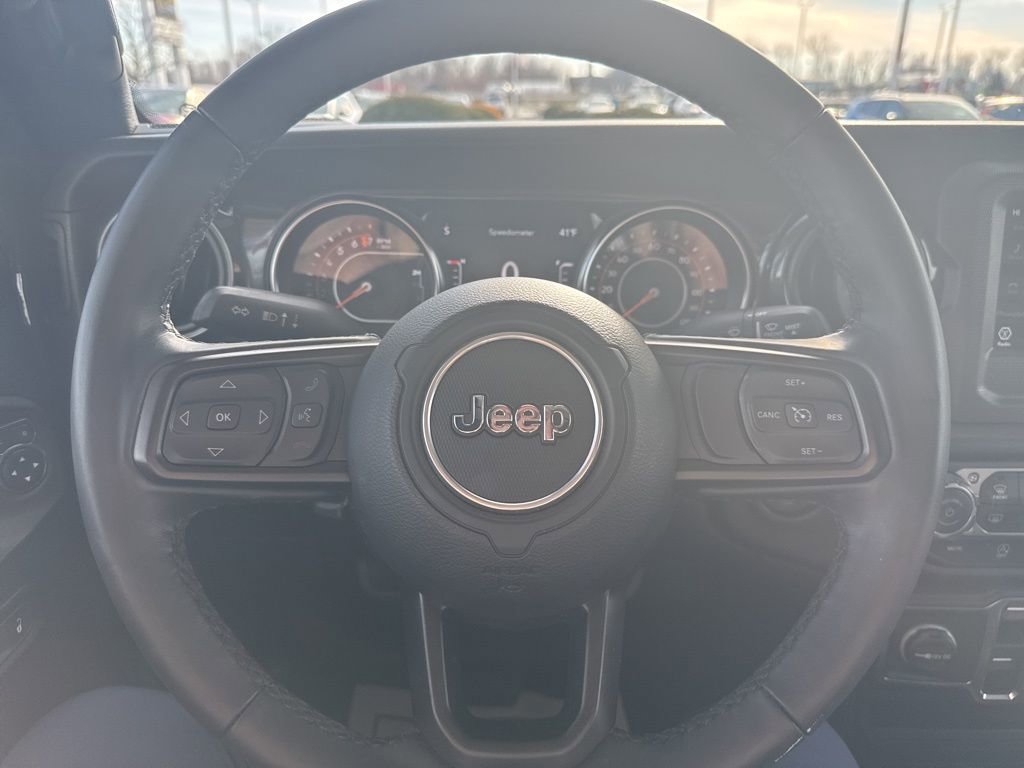 Used 2022 Jeep Gladiator Sport image 13