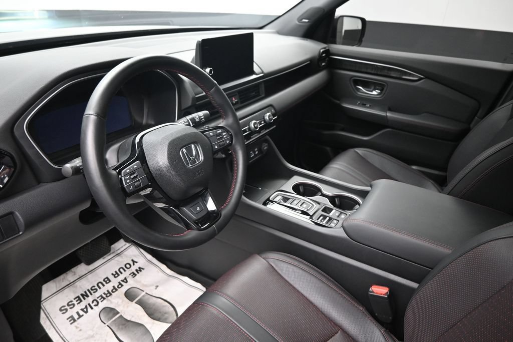 Used 2025 Honda Pilot Black Edition image 21