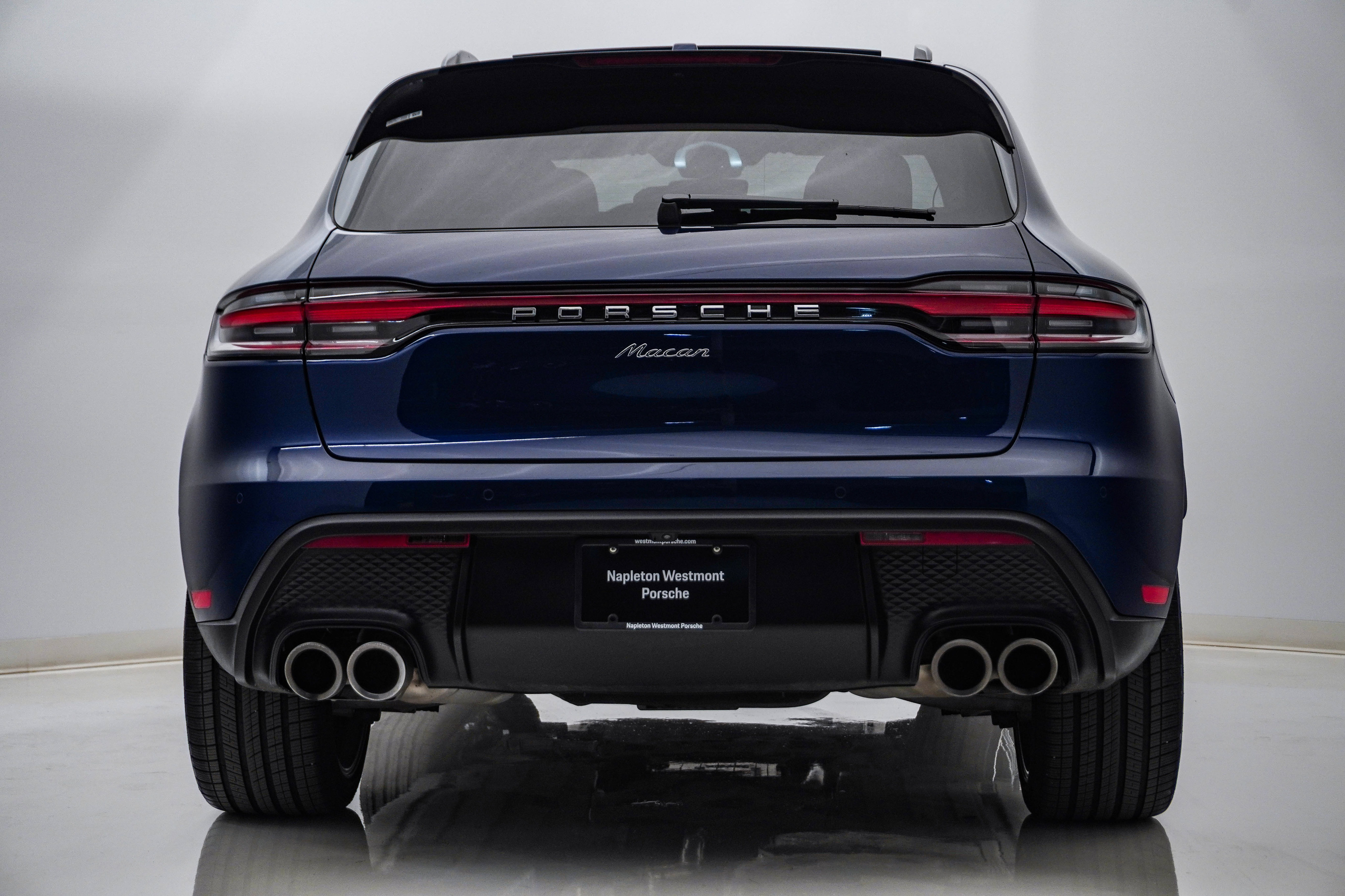 Certified 2026 Porsche Macan AWD/4WD image 10