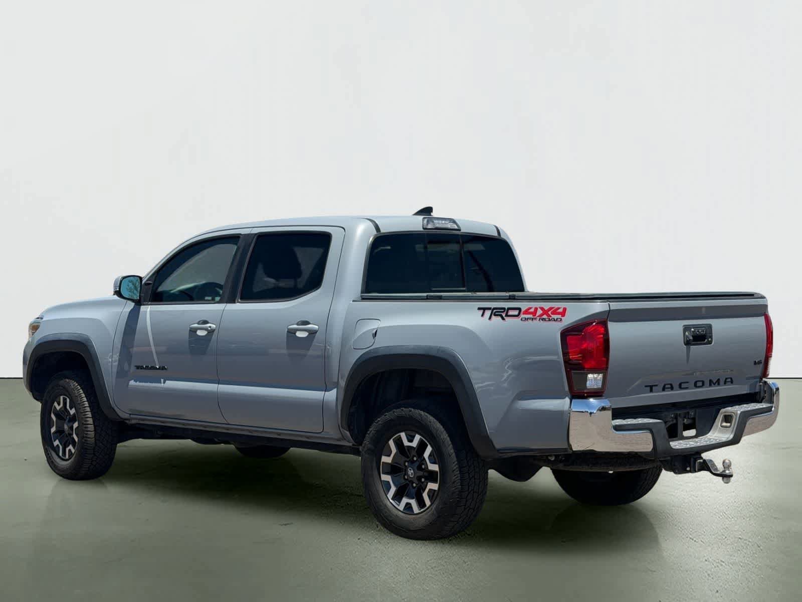 Used 2019 Toyota Tacoma TRD Off-Road AWD/4WD image 3