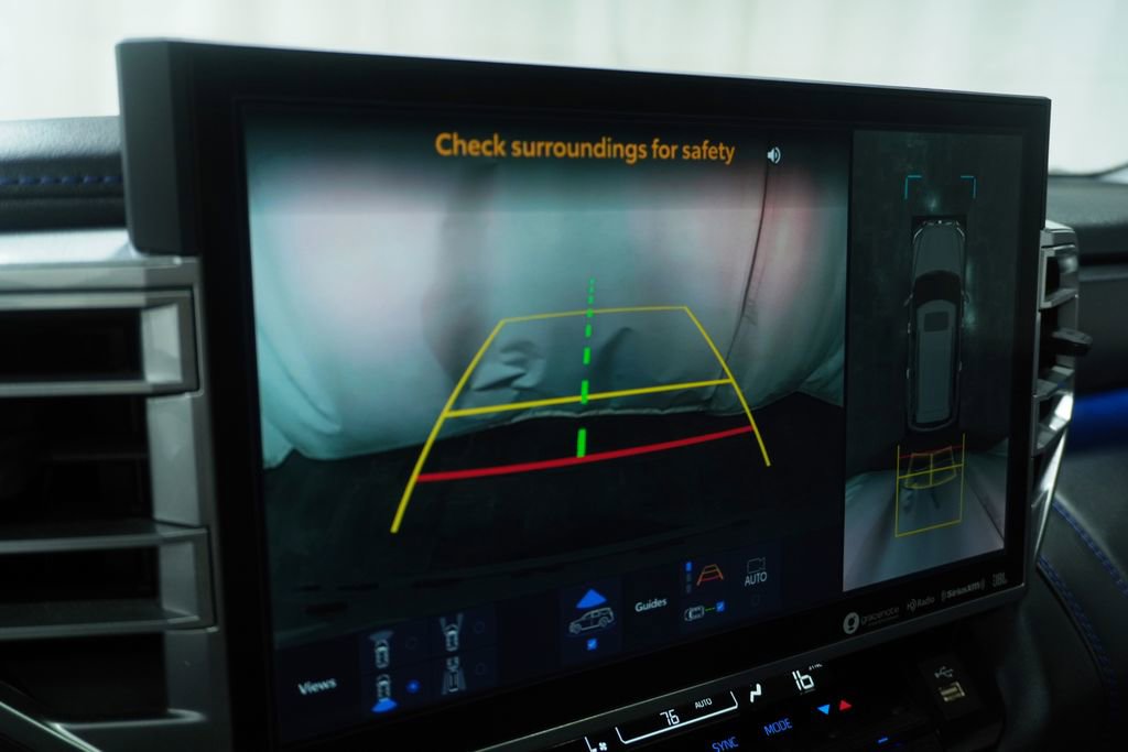 Certified 2024 Toyota Sequoia Platinum AWD/4WD image 30