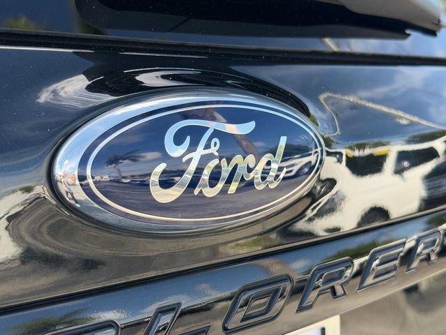 Used 2015 Ford Explorer Sport w/ Equipment Group 401A AWD/4WD image 9
