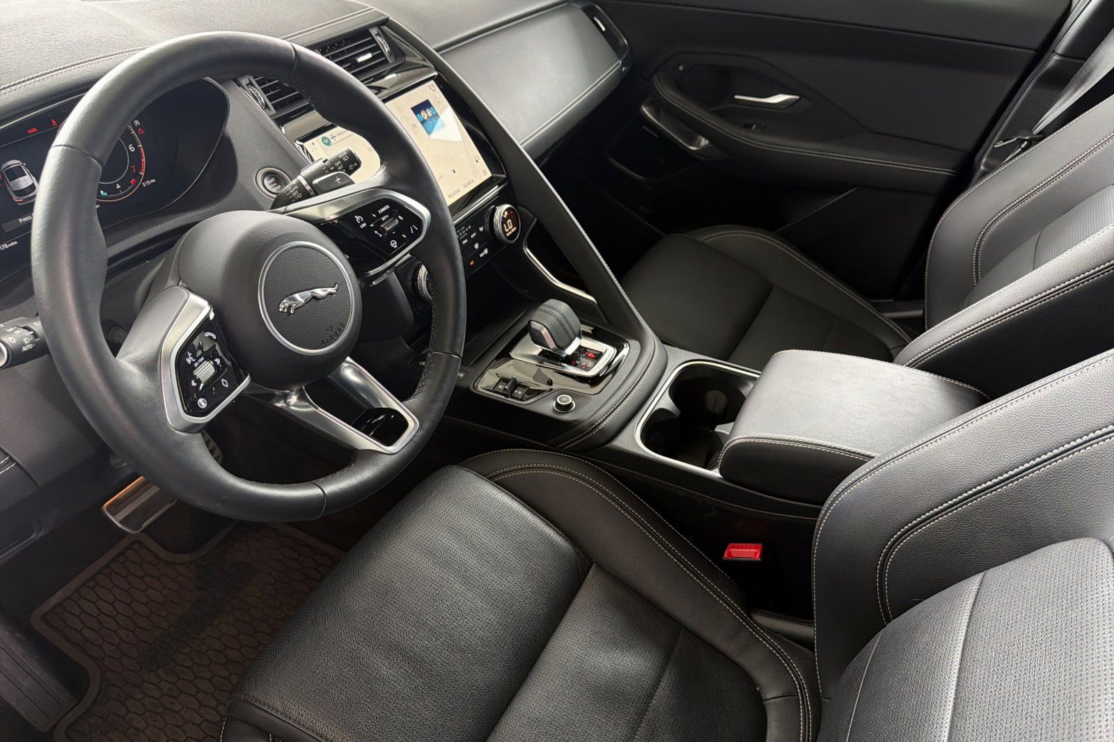 Used 2024 Jaguar E-PACE R-Dynamic SE AWD/4WD image 11