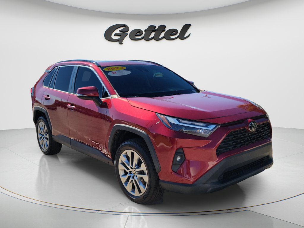 Used 2023 Toyota RAV4 XLE Premium FWD image 3