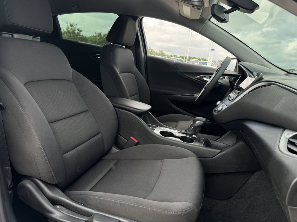 Used 2021 Chevrolet Malibu LS FWD image 24