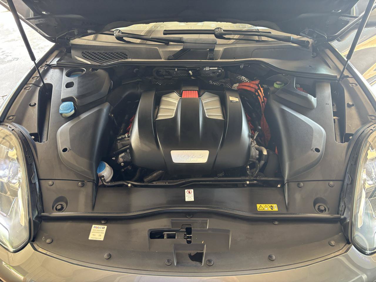 Used 2018 Porsche Cayenne S w/ Premium Package Plus AWD/4WD image 28