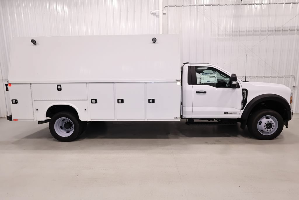 New 2026 Ford F550 4x4 Regular Cab Super Duty image 2