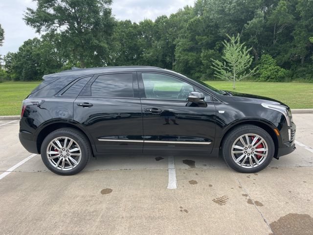 New 2026 Cadillac XT5 Sportv w/ LPO, Floor Liner Package AWD/4WD image 10