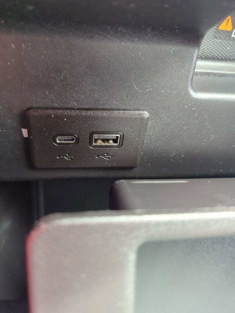 Used 2024 GMC Sierra 1500 AT4 w/ Technology Package image 46