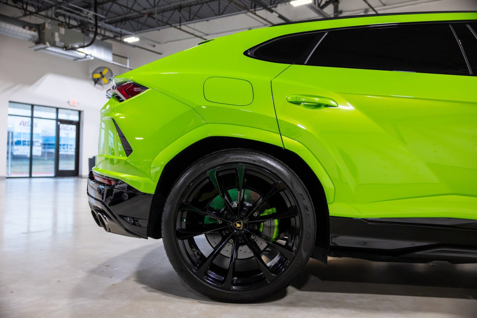 Used 2022 Lamborghini Urus image 24