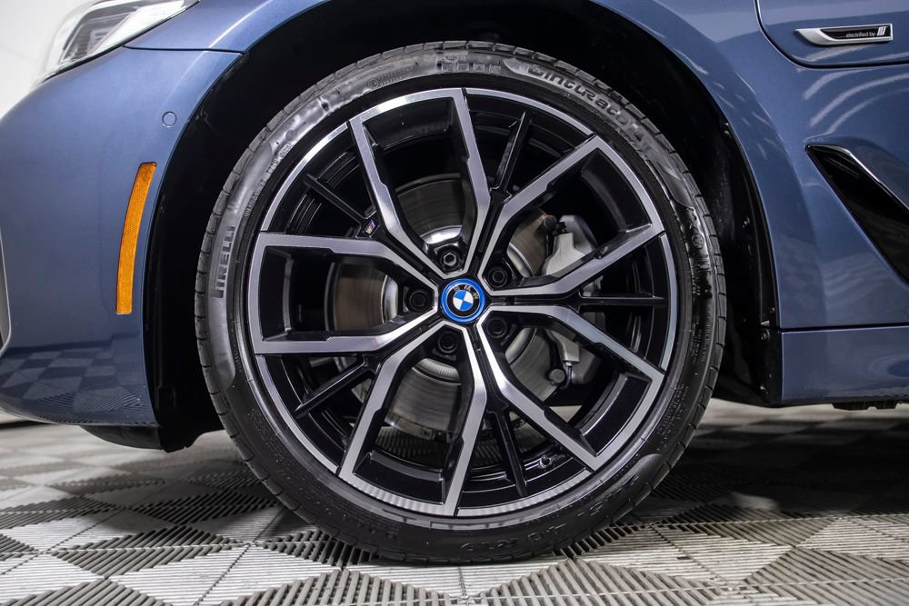 Used 2023 BMW 530e w/ M Sport Package RWD image 37
