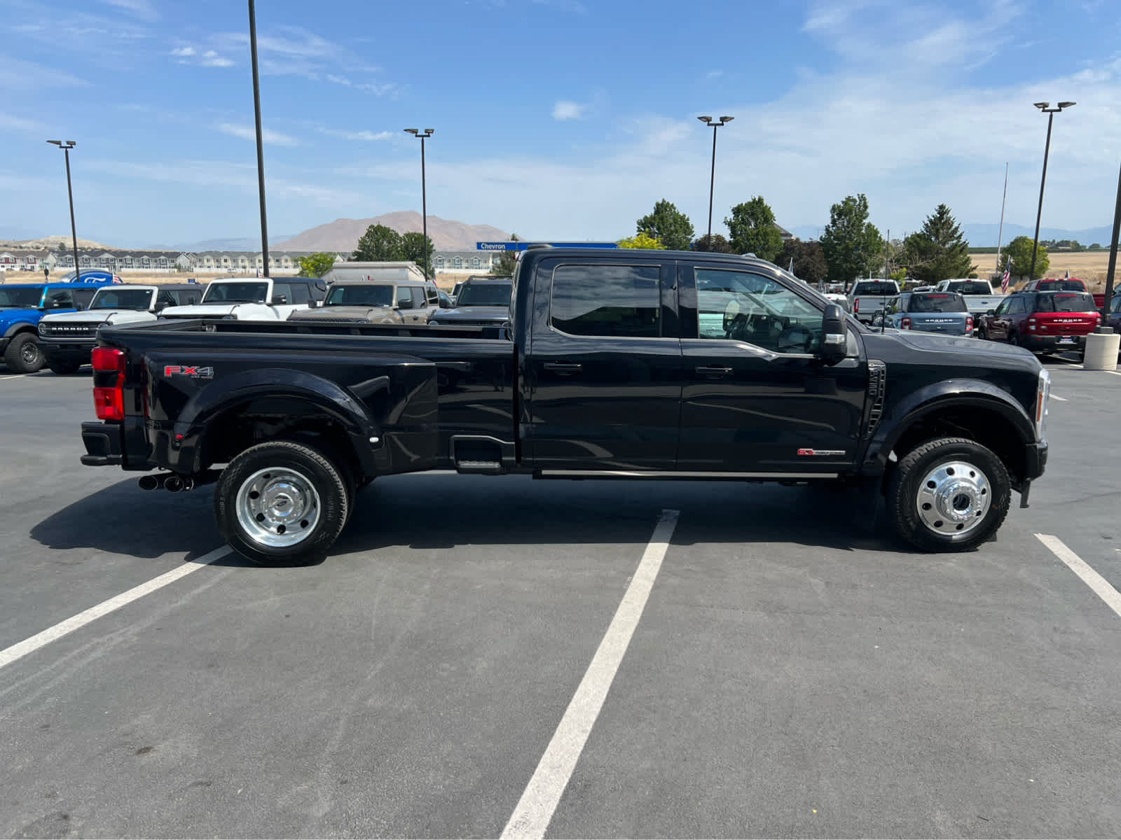 New 2026 Ford F450 Platinum w/ FX4 Off-Road Package AWD/4WD image 6