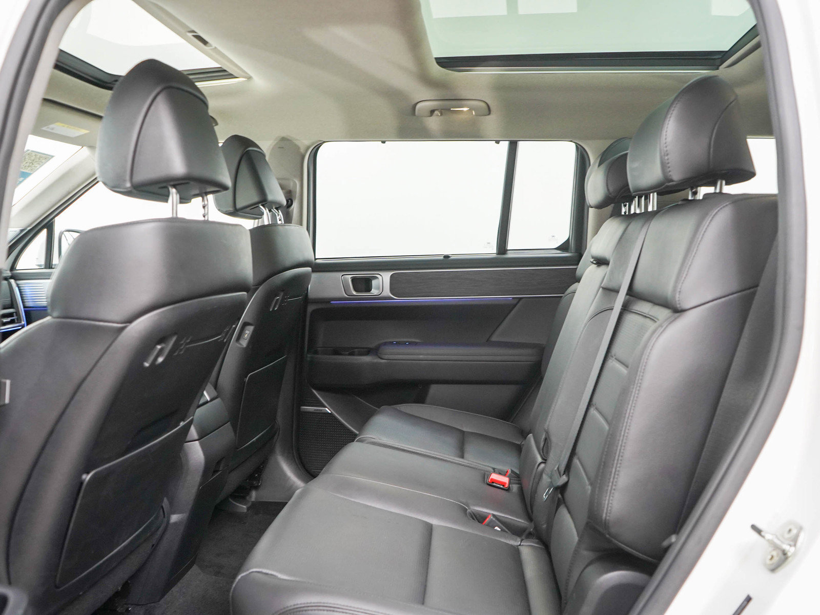 Used 2024 Hyundai Santa Fe Limited AWD/4WD image 16