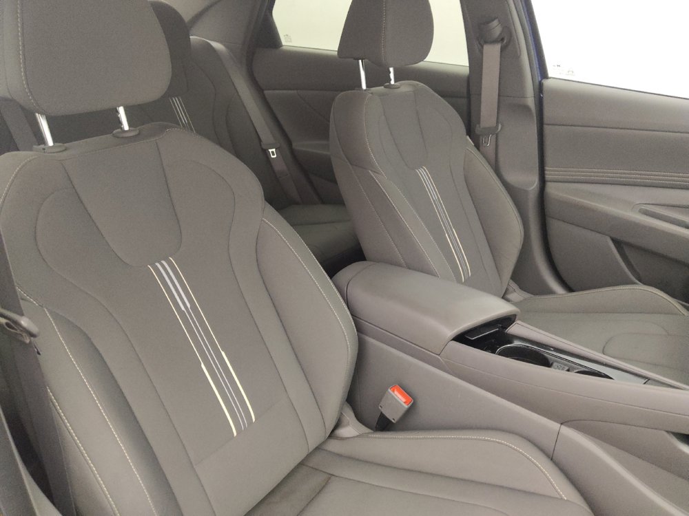Used 2023 Hyundai Elantra SEL w/ Convenience Package FWD image 21