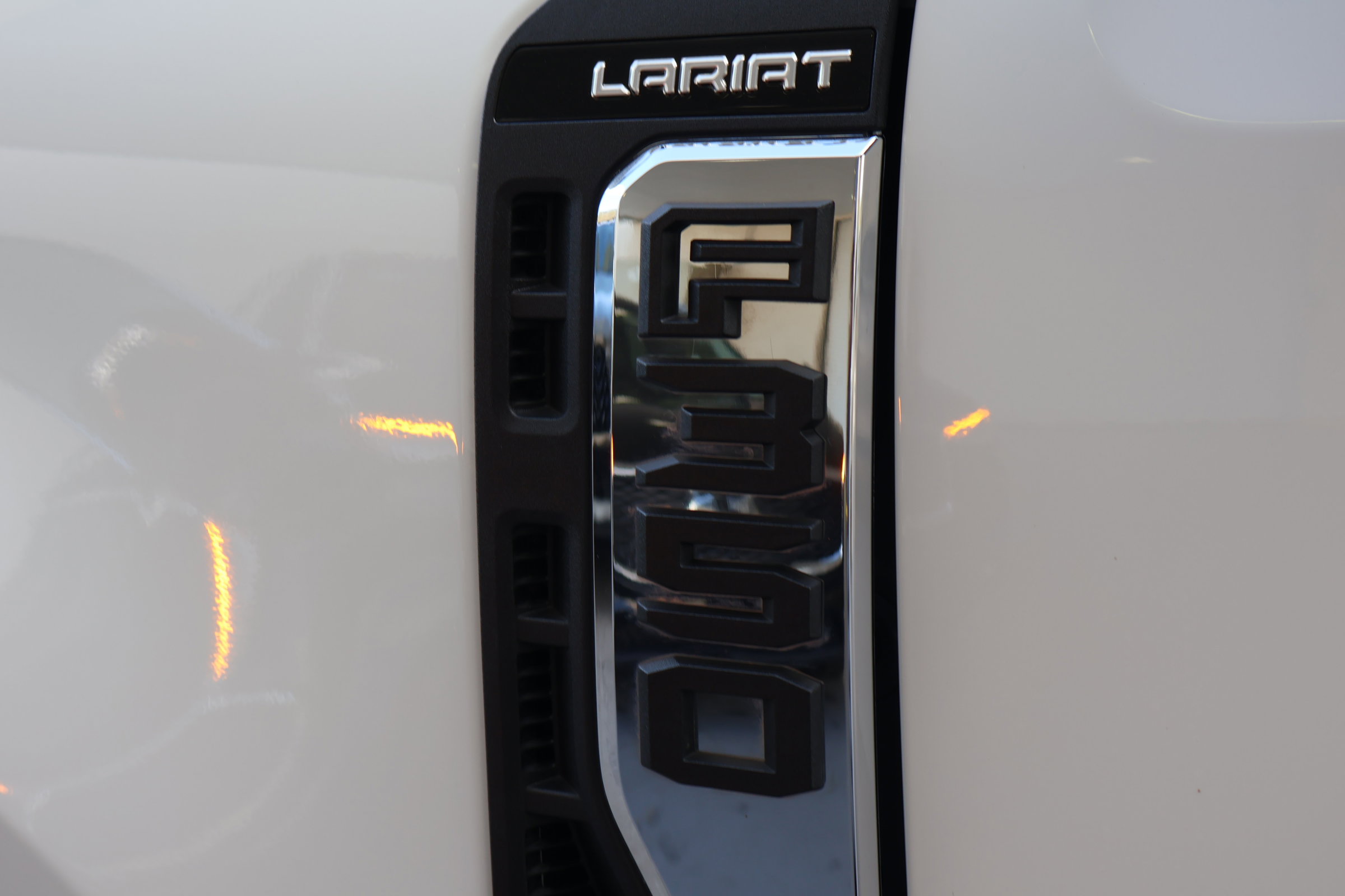 Used 2025 Ford F350 Lariat image 13