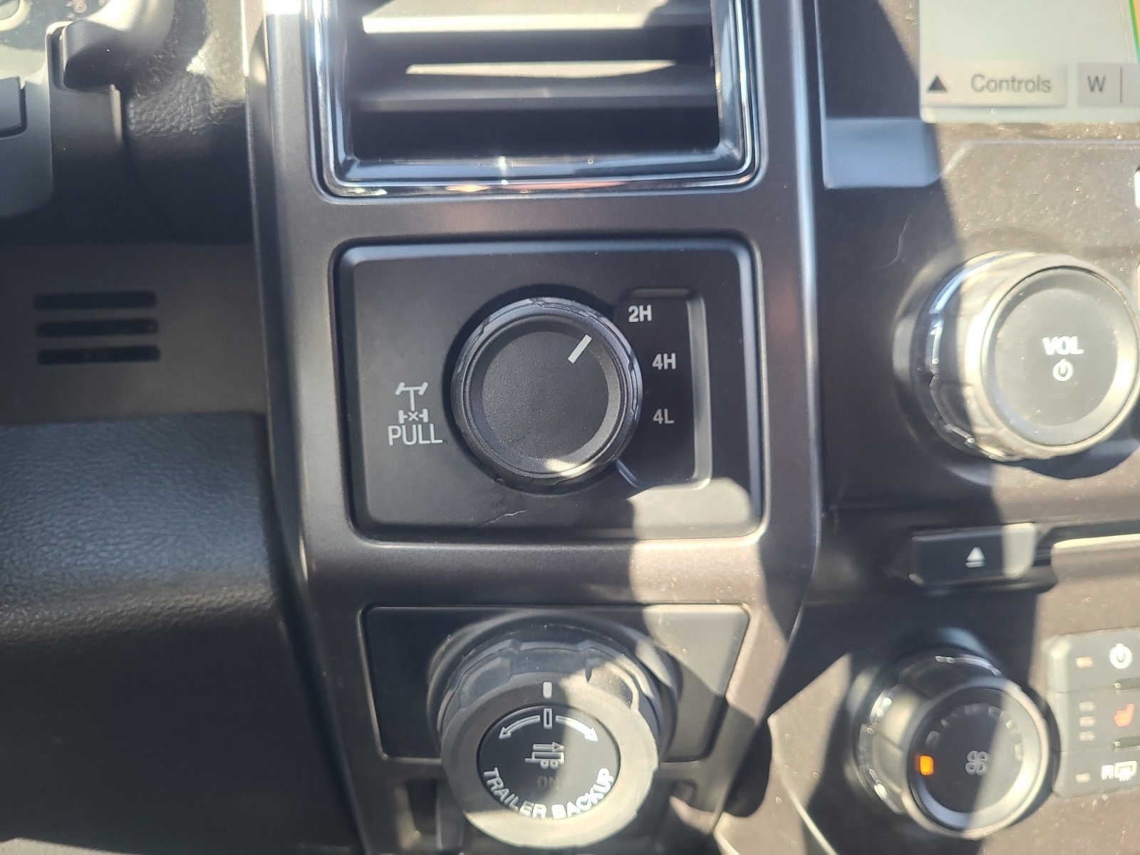 Certified 2017 Ford F150 XLT w/ Equipment Group 302A Luxury image 33