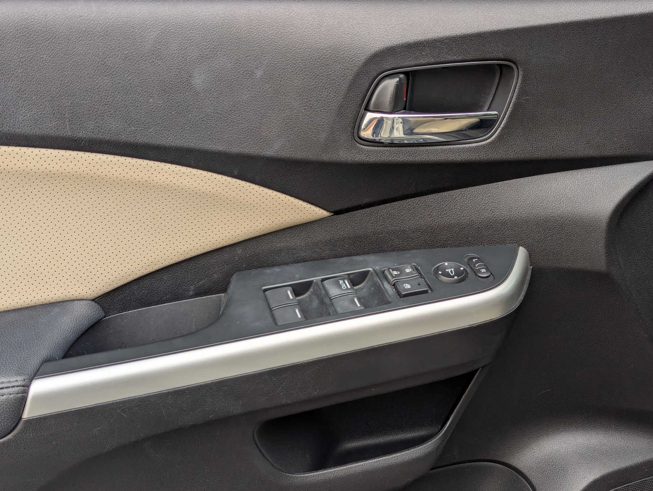 Used 2015 Honda CR-V EX-L image 12