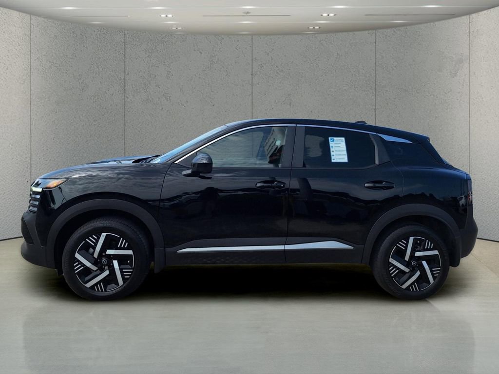Used 2025 Nissan Kicks SV w/ Charging Package FWD image 2