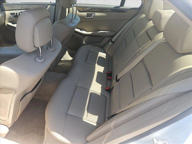Used 2010 Mercedes-Benz E 350 4MATIC Sedan image 21
