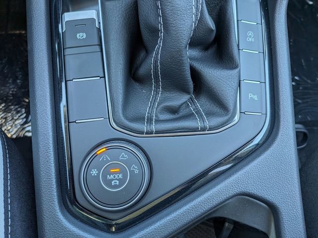 New 2026 Volkswagen Taos SE image 17