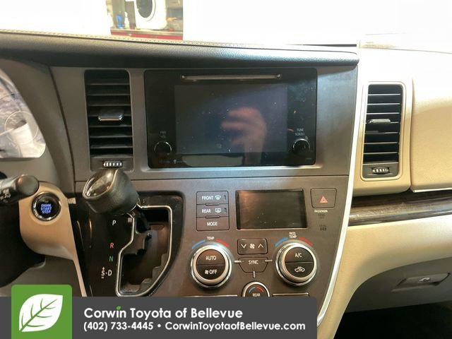Used 2015 Toyota Sienna XLE image 13