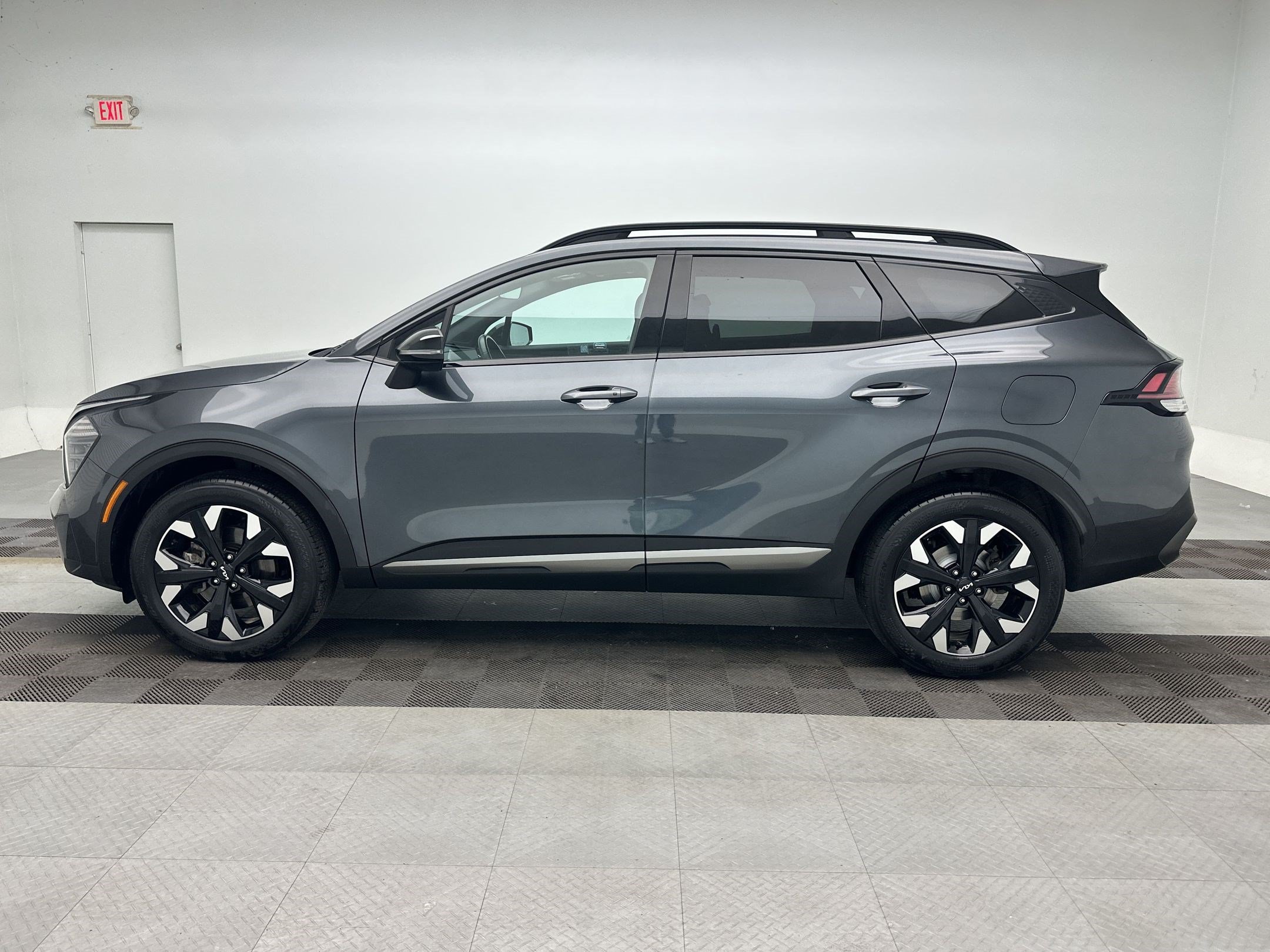 Used 2024 Kia Sportage X-Line w/ X-Line Premium Package AWD/4WD image 2