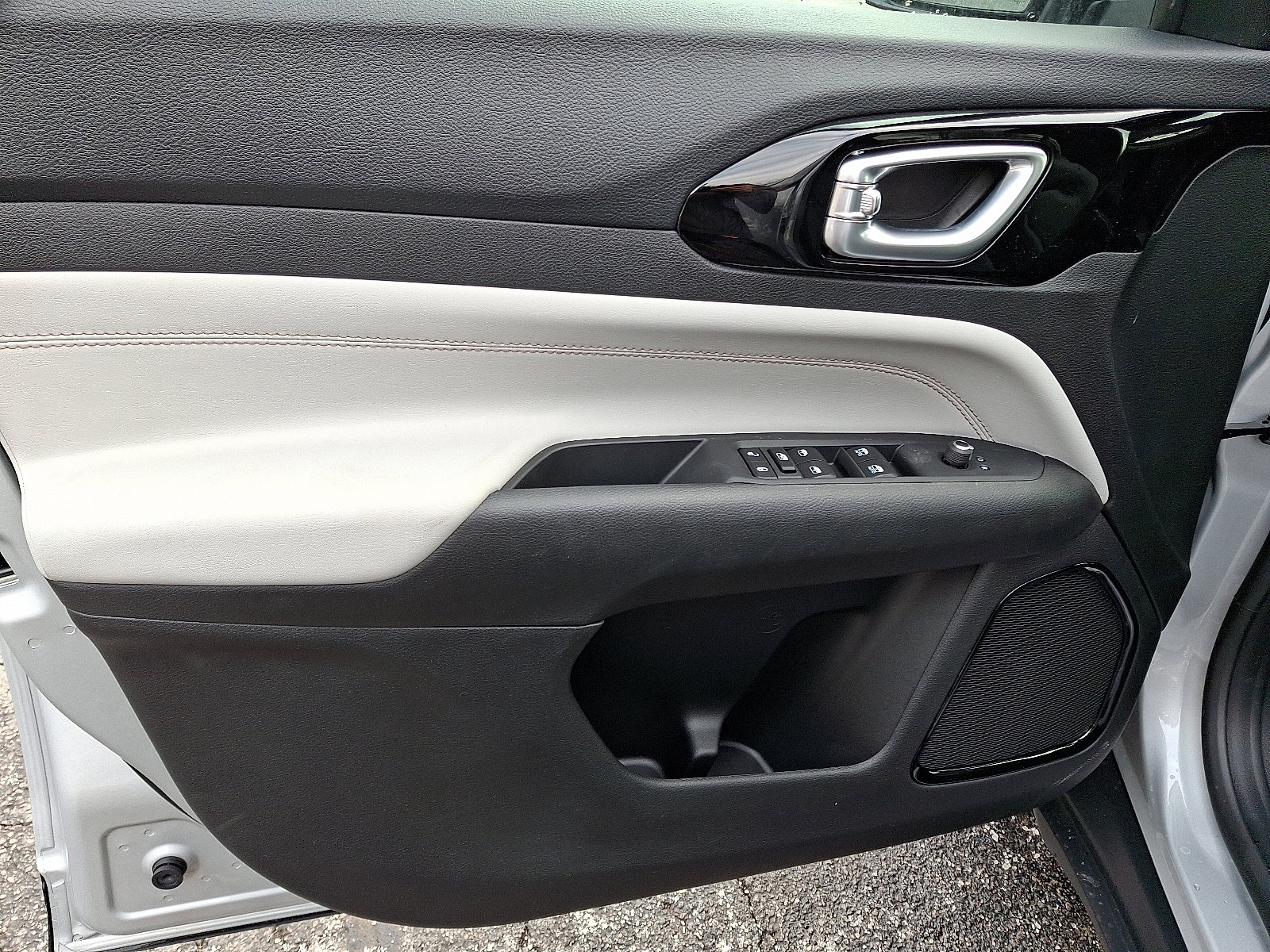 New 2026 Jeep Compass Limited image 10