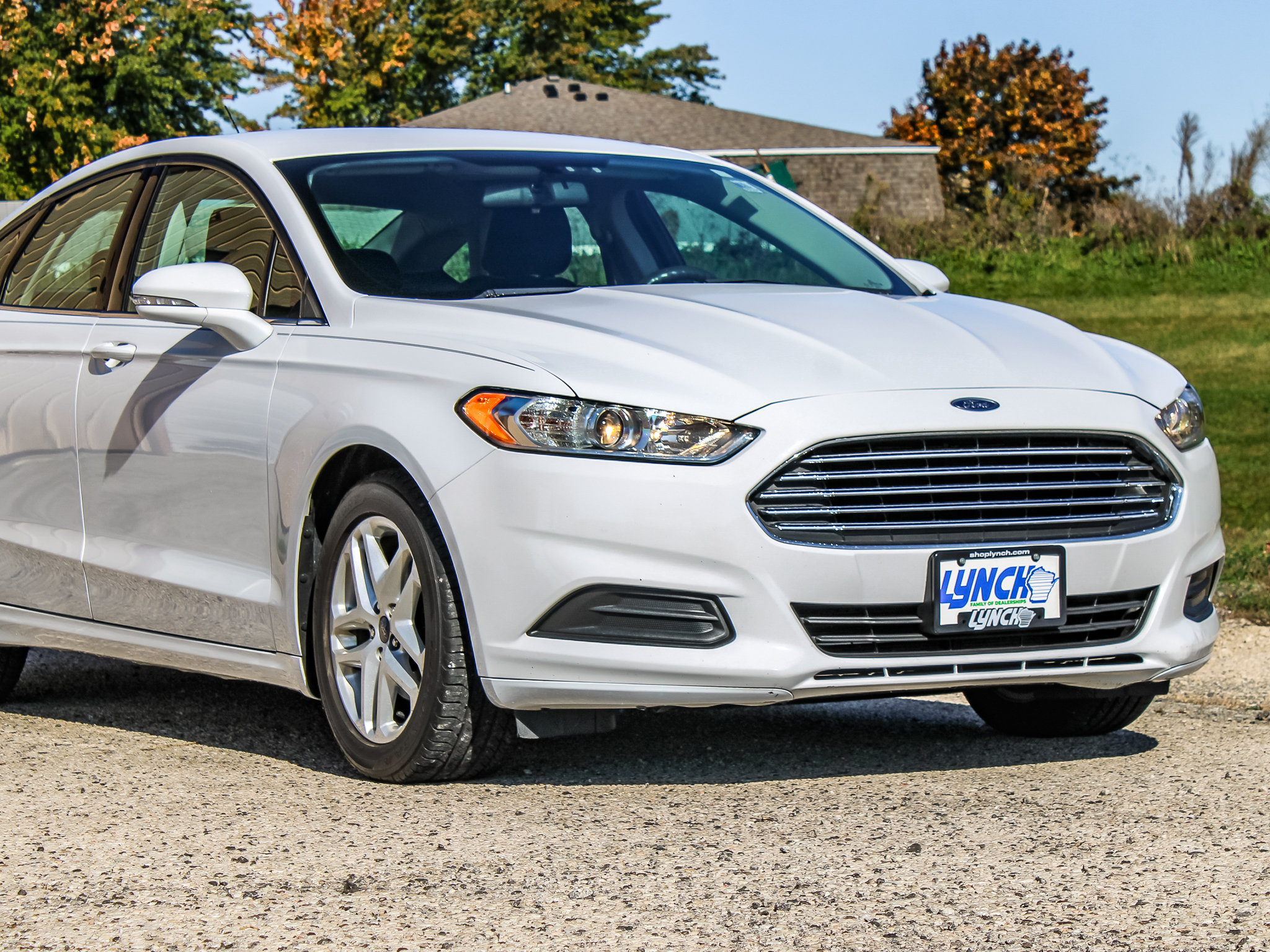 Used 2016 Ford Fusion SE FWD image 8