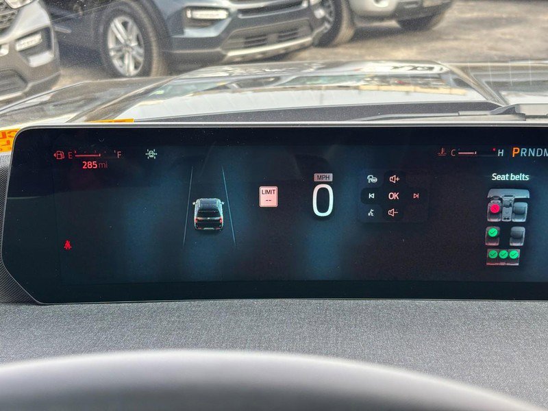 Used 2025 Ford Expedition Active image 24