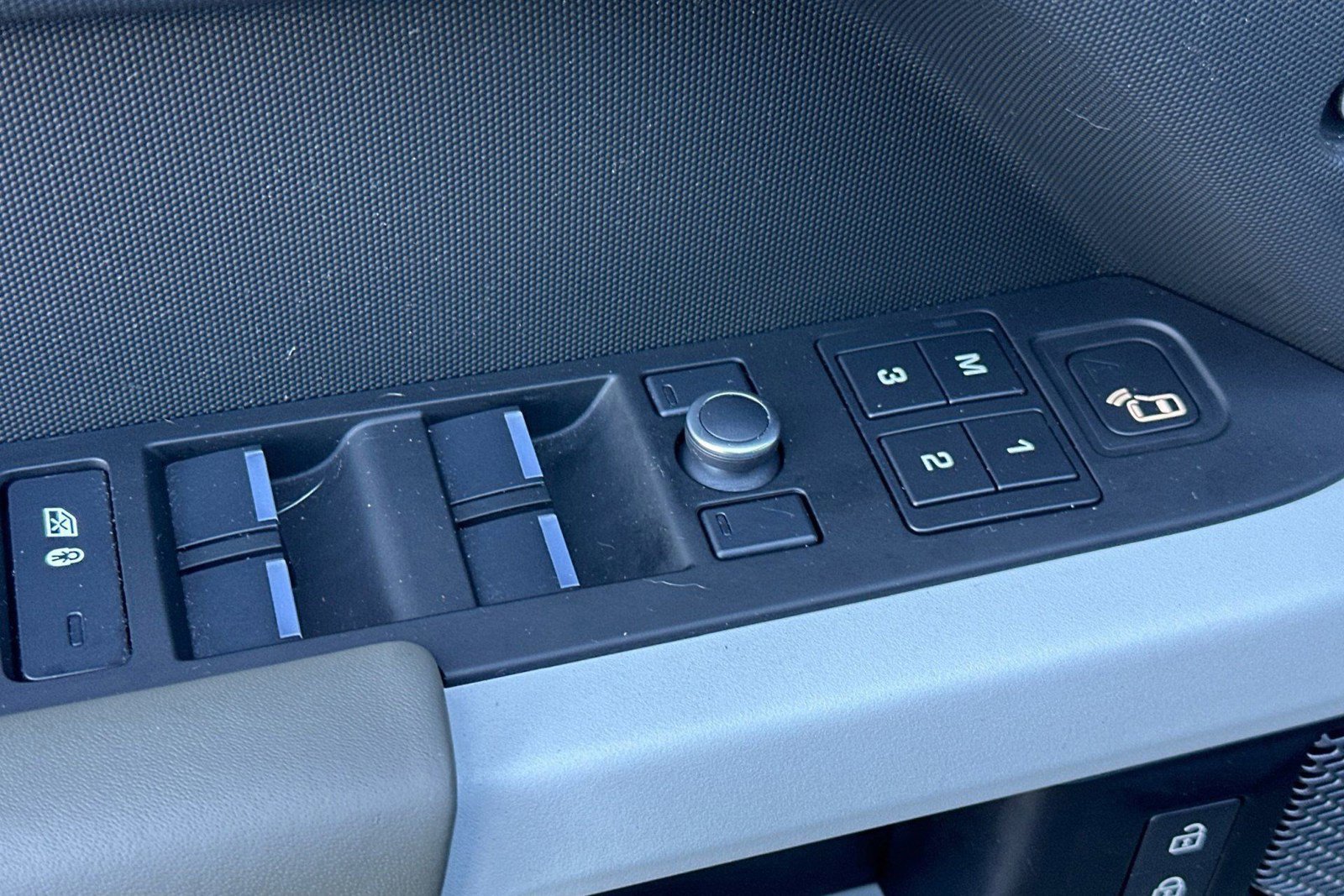 Used 2020 Land Rover Defender 110 HSE image 13