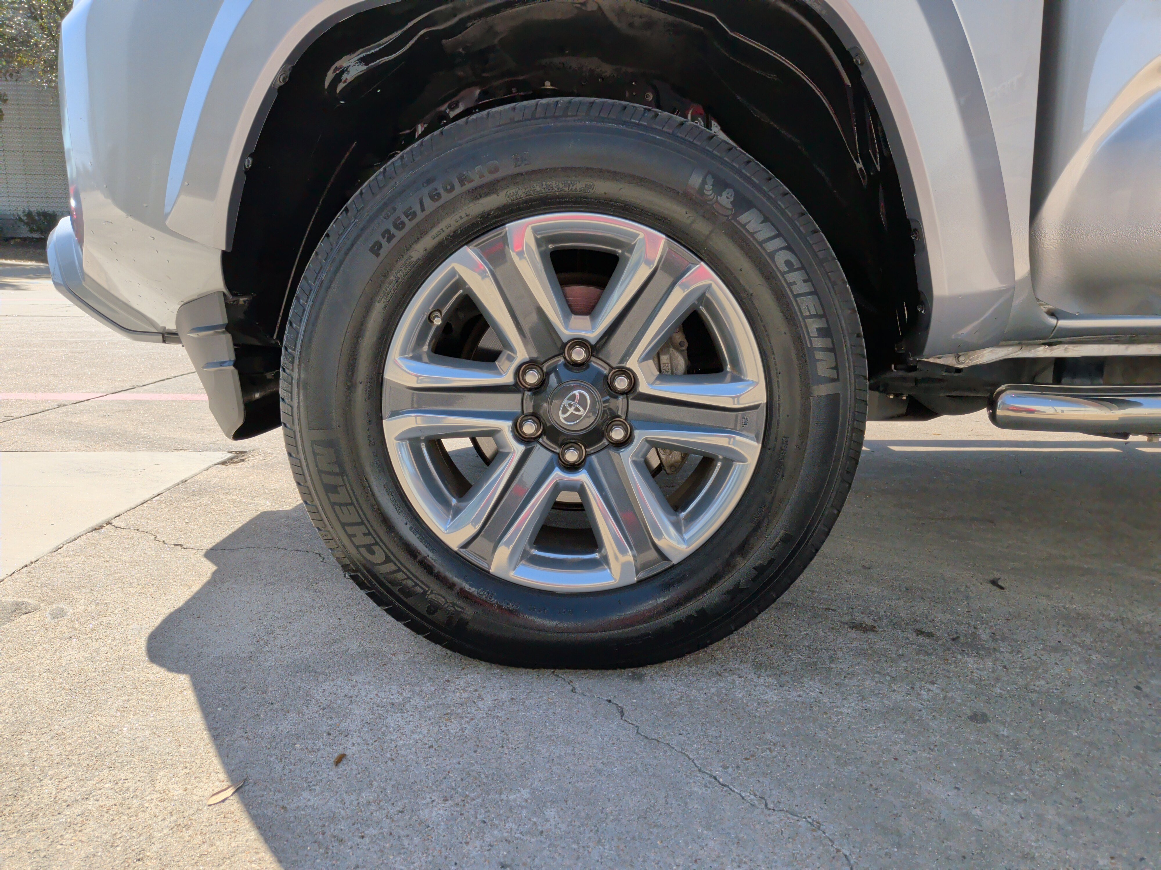 Used 2018 Toyota Tacoma Limited image 13